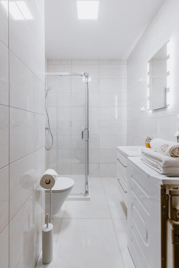 Apartamenty ARTE - Reduta 49 - garaż faktura VAT - Chambres d'hôtes Lublin