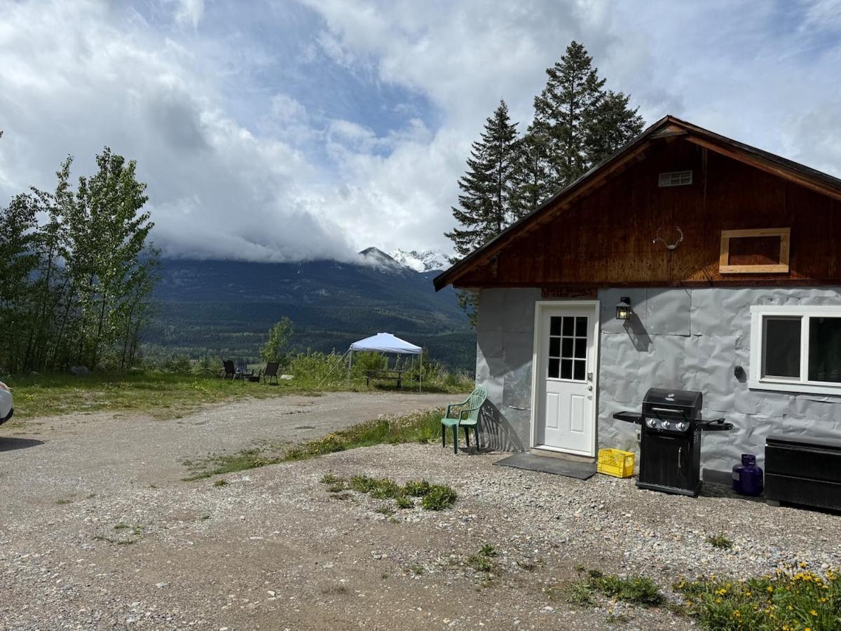 Uncle Bills Cabin Entire home 6 min south of town - B&B
