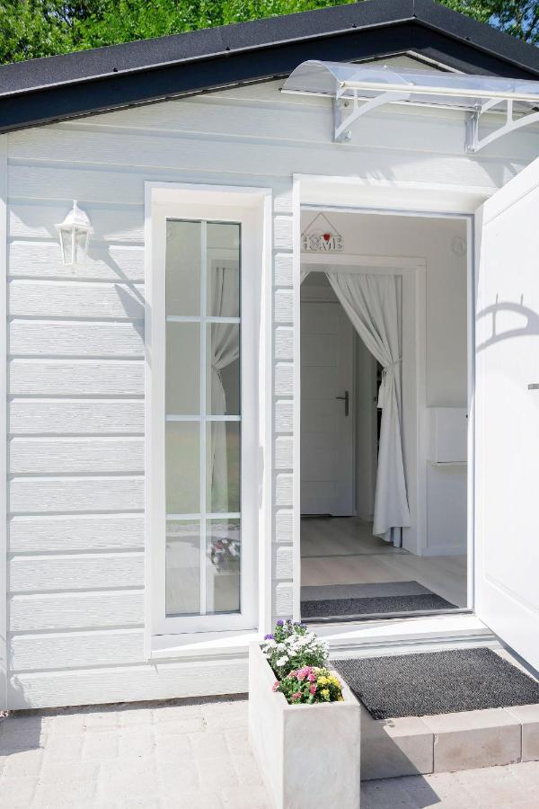 Luxurious Contemporary EkoHus 4Seasons - B&B Tjörnarp