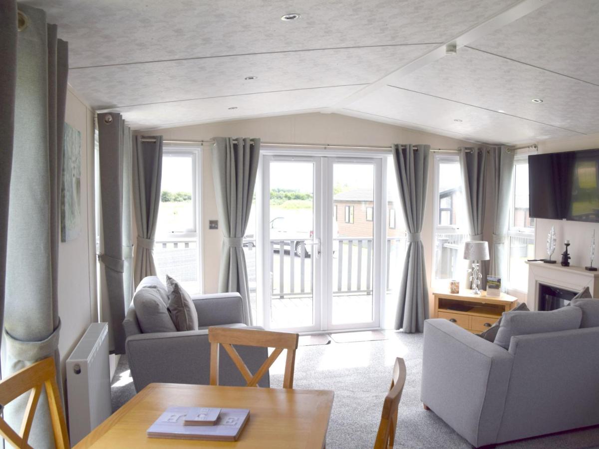 Elm 34 Hot Tub - Bed and Breakfast Garton