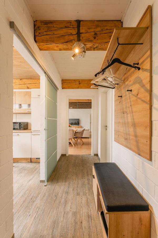Exklusive große Ferienwohnung für 7 Personen, Parkplatz, Balkon, 3 Schlafzimmer - B&B