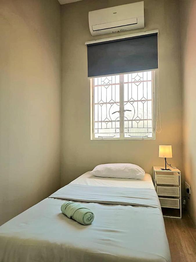 Single Room with Shared Bathroom