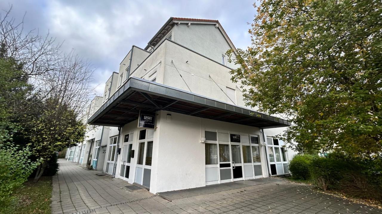 Unterkunft WG Sportzimmer - B&B
