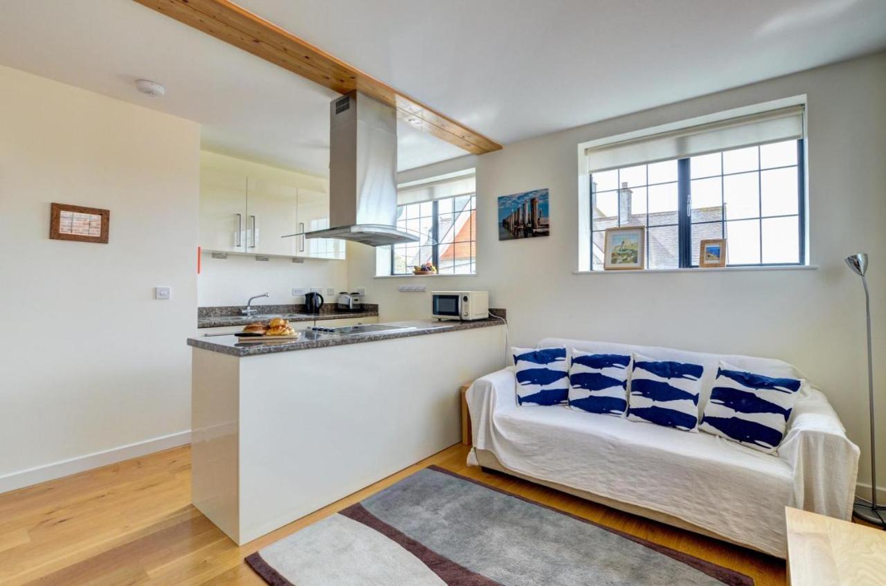 Flat 8 Broadleys - B&B