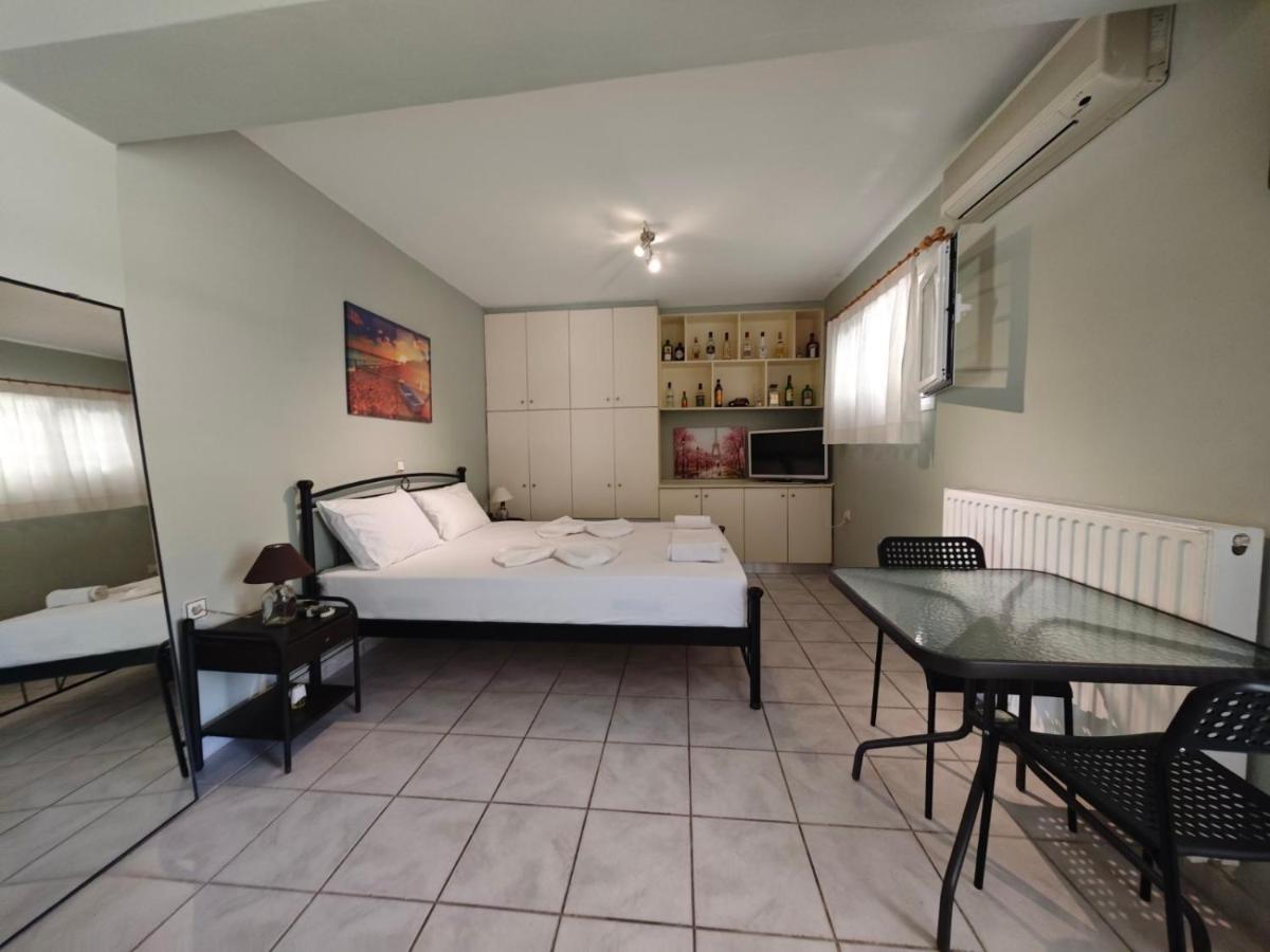 Mavretas Apartments 2 - Chambres d’hôtes Argási