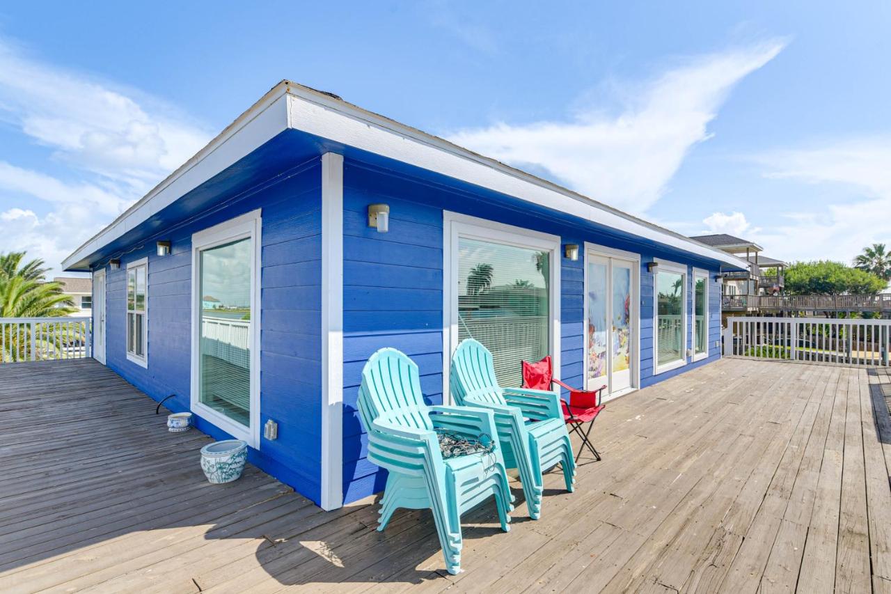 Canal-Front Gem! Island Living in Jamaica Beach - B&B Galveston