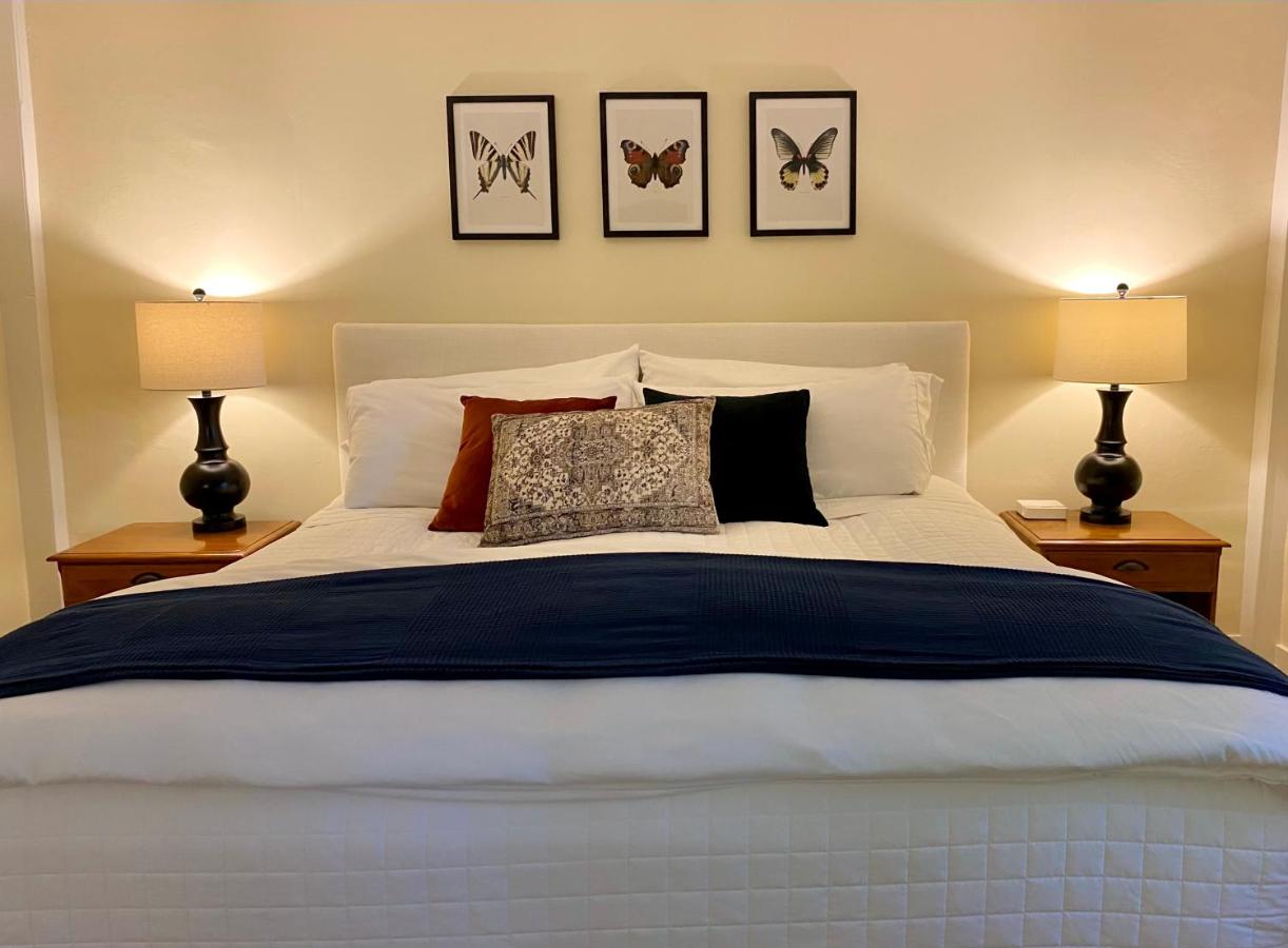 Zimmer mit Kingsize-Bett