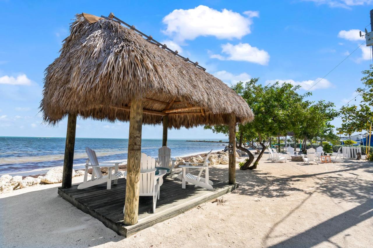 Coastal Chic Getaway Modern 2 Bed 2 Bath Condo in Key Largo, Marina Pool Pickleball - B&B Key Largo