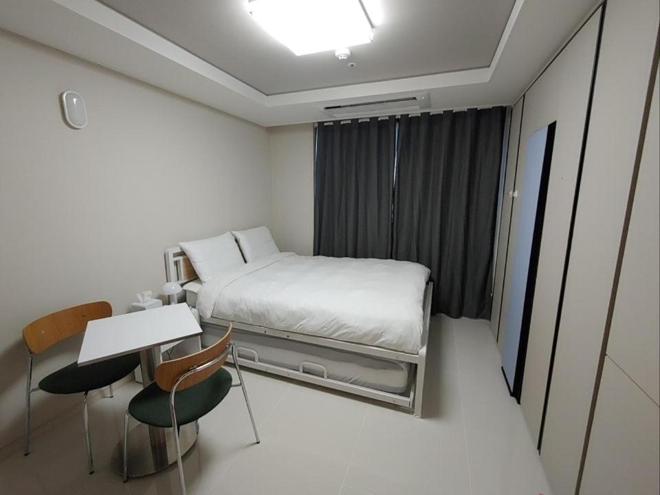Deluxe Queen Room with Two Queen Beds