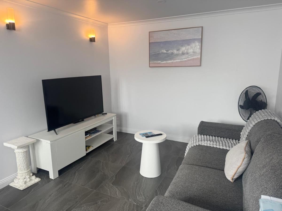 Penguin Paradise Studio Guesthouse - B&B
