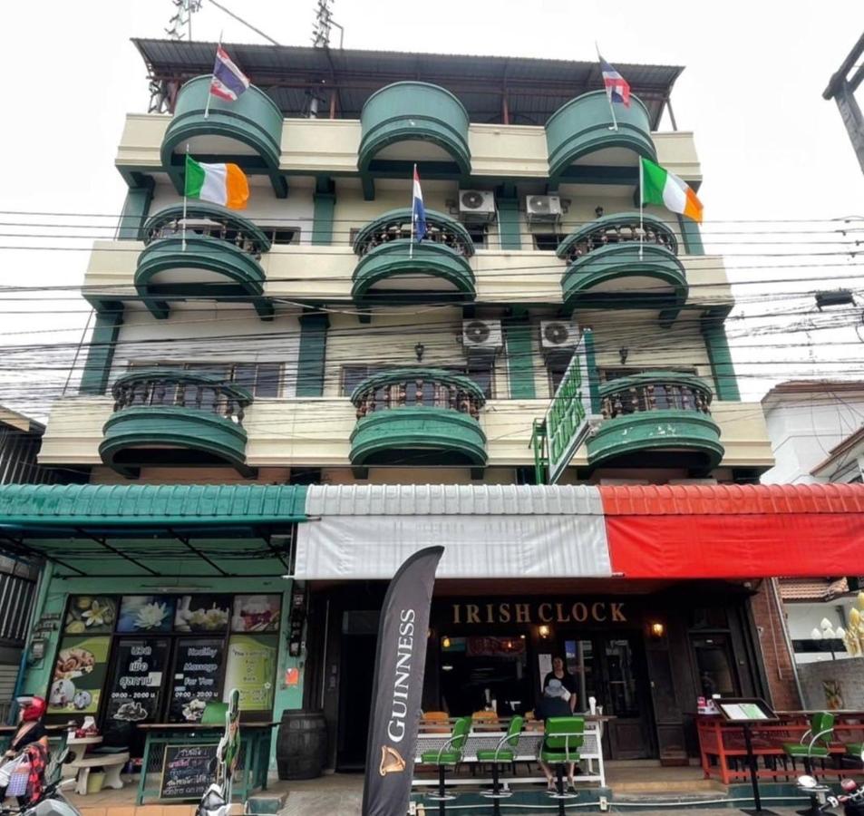 The Clock Guesthouse - Bed and Breakfast Udon Thani