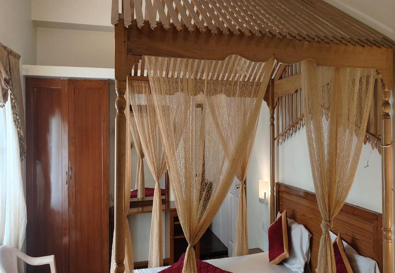 King Room with Mountain View