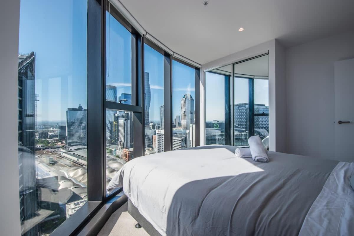 381D Beautiful CityView 2BR FREE Parking Pool Gym - B&B Melbourne