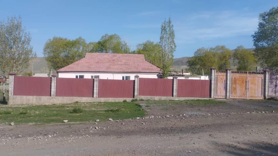 guest House Nur Emgekchil - B&B Emgekchil