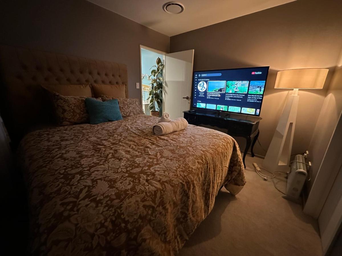 BEBE Self-contained Granny Flat with Own Access - B&B