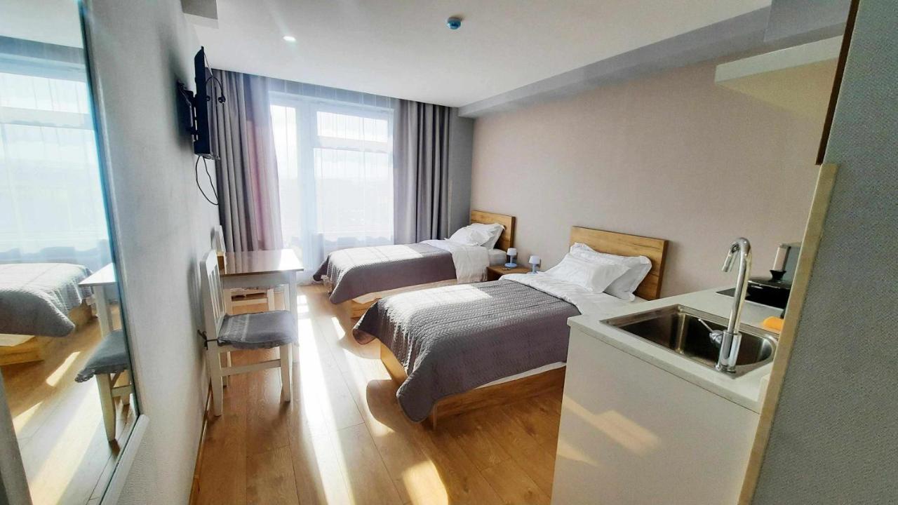 A M Guest House - B&B