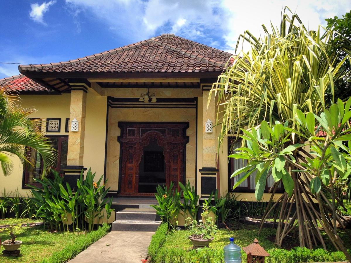 B&B Amed - Kirana Homestay - Bed and Breakfast Amed