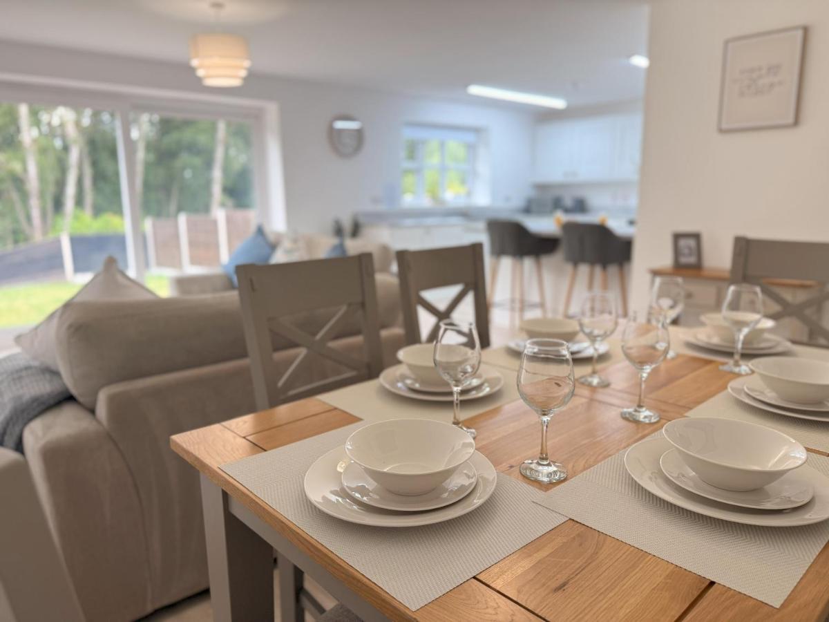 Low Street Escape by GB Short Stays - Chambres d’hôtes Great Wyrley