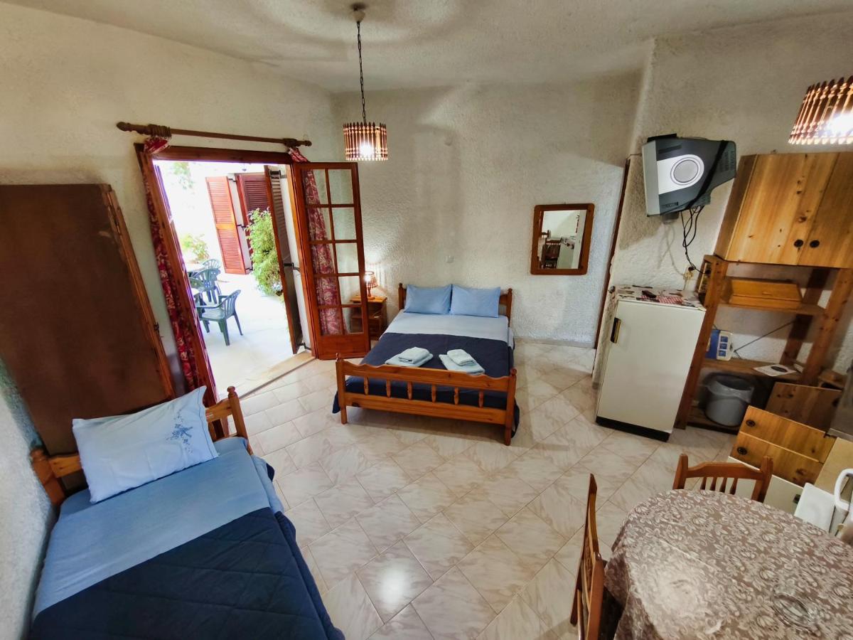 Akrata Golden Beach House - B&B