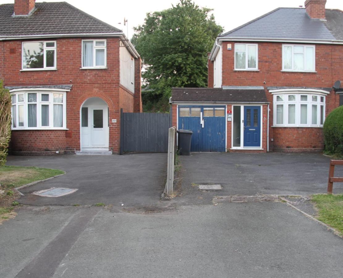 L & J Escapes - 8 Bedrooms suitable for Contractors and Families- Private parking available for 6 vehicles - B&B