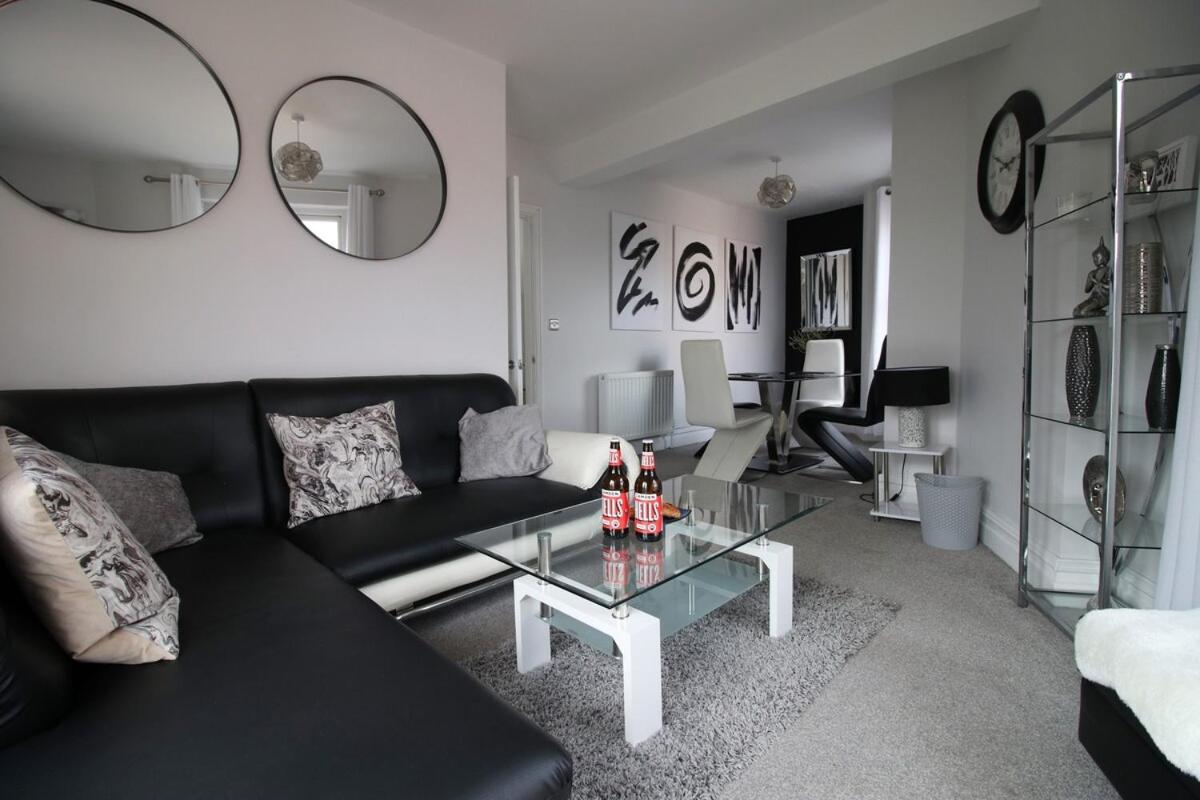 Stunning sea views - Barry's Retreat by Tŷ SA - B&B