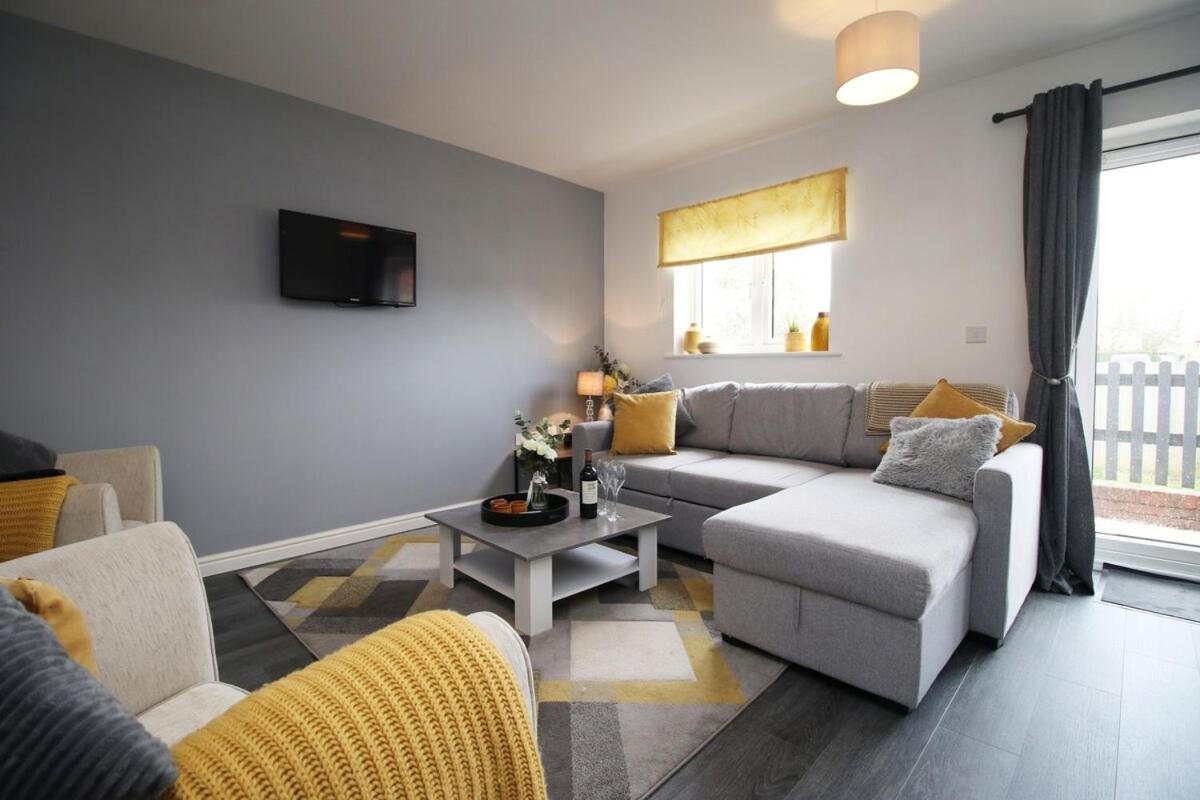 Buxton Way by Tŷ SA - 3 bedroom house - Chambres d’hôtes Royal Wootton Bassett