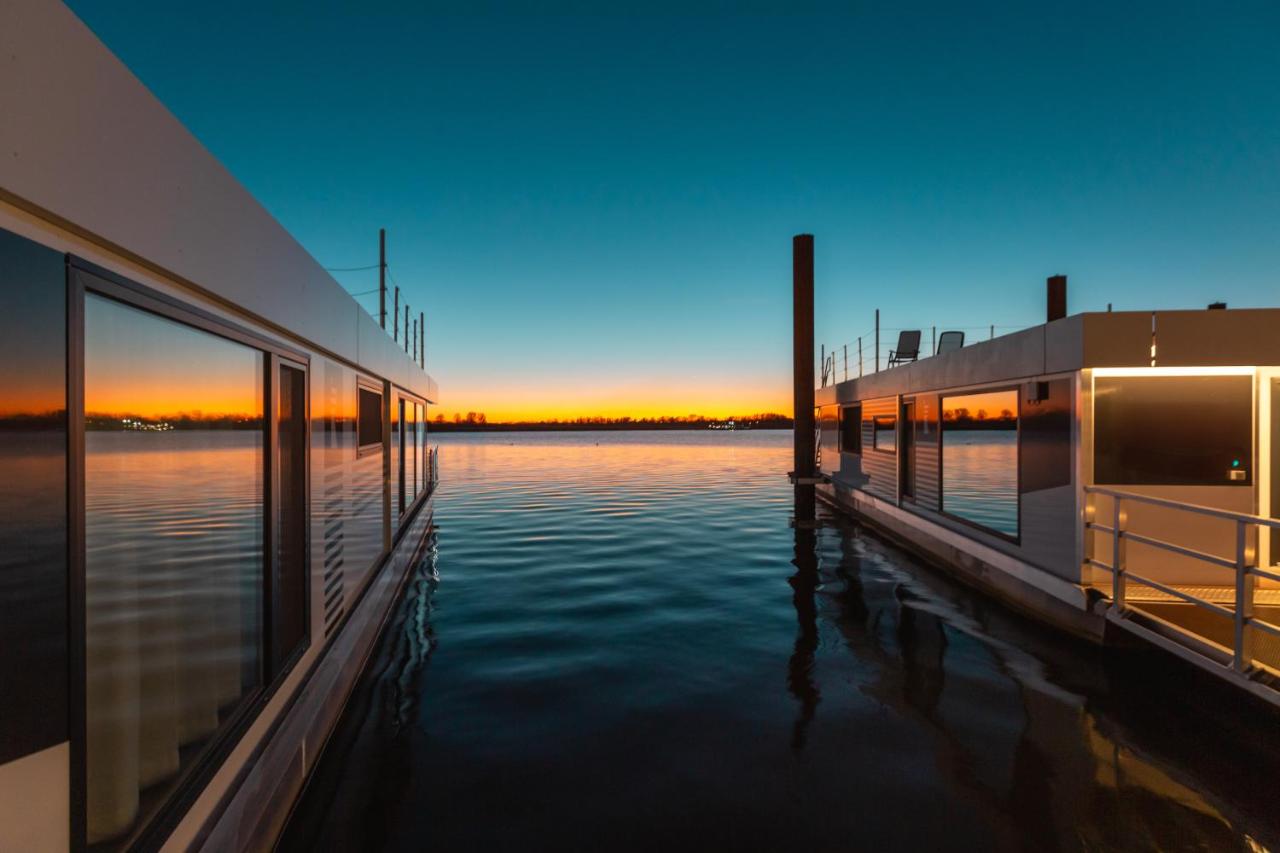 Hausboote am Lankenauer Höft - B&B Bremen