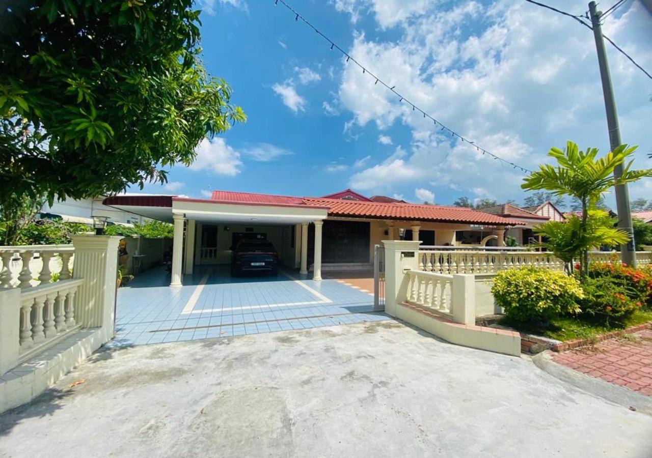 Robina Homestay - Ferienwohnung Butterworth