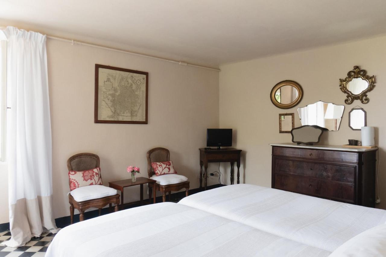 Doppel-/Zweibettzimmer mit Bad