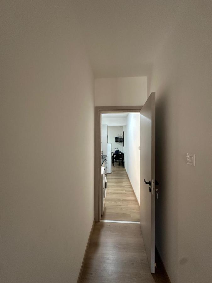 Finikoudes Central Apartment - B&B Larnaka