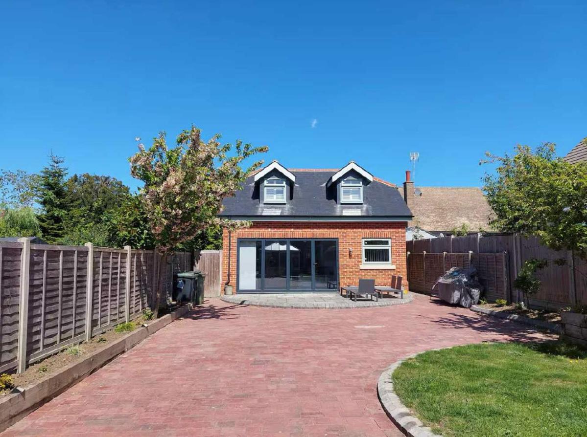 Henlow 2 Bedroom Annexe - B&B