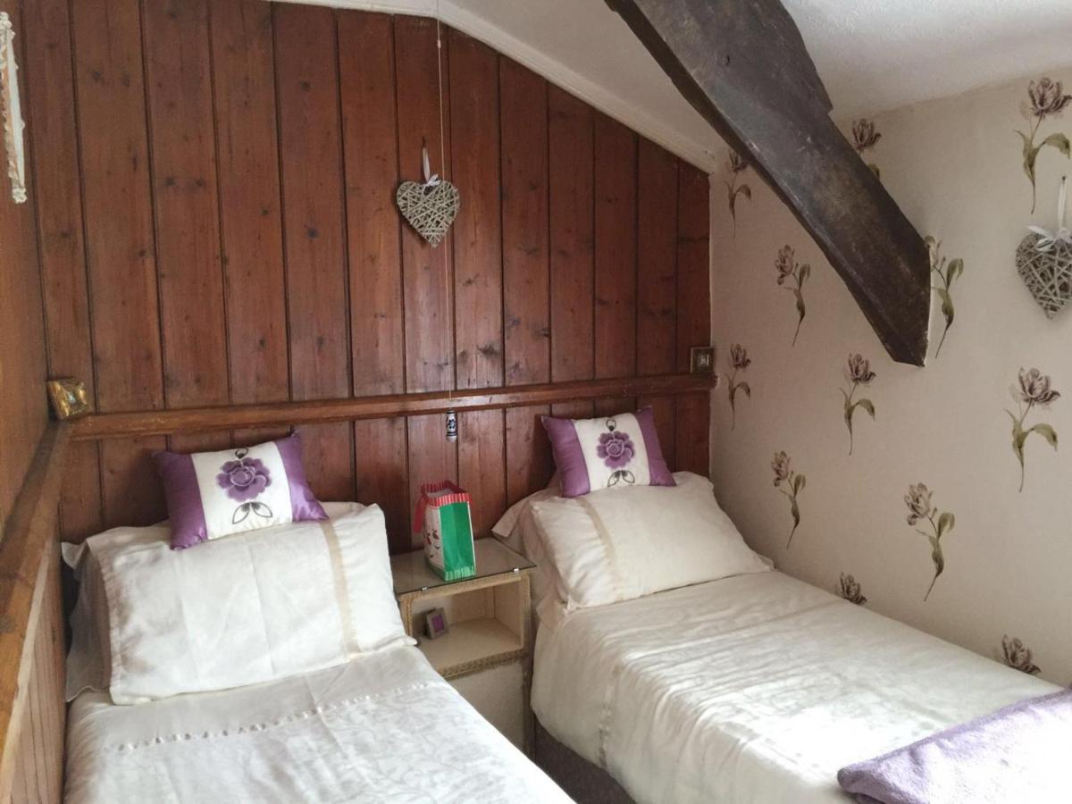 Standard Twin Room with Garden View