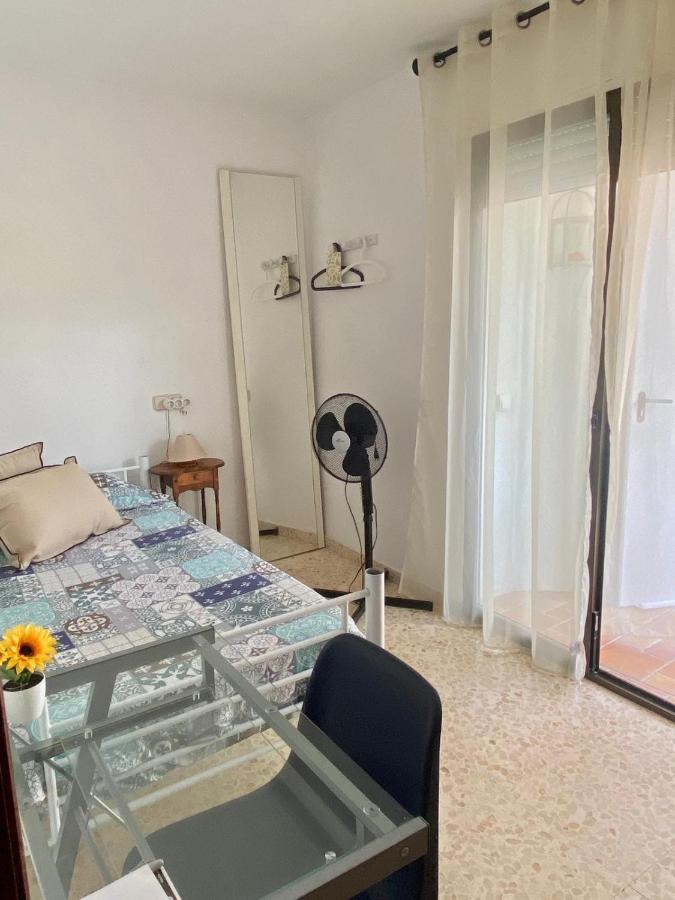 Single Room with Shared Bathroom