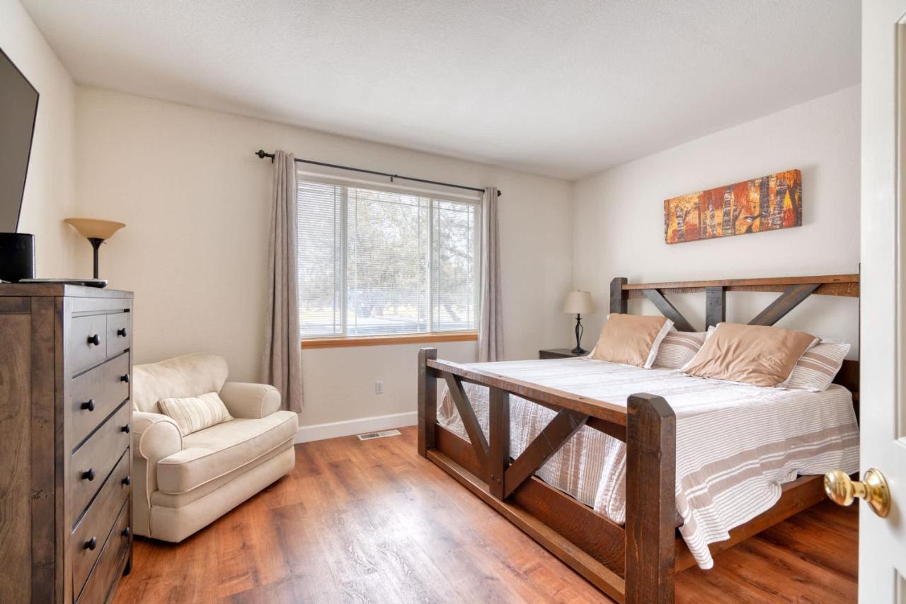 Hot-Tub - 4BDR - Located in Eagle Crest Resort - B&B Redmond