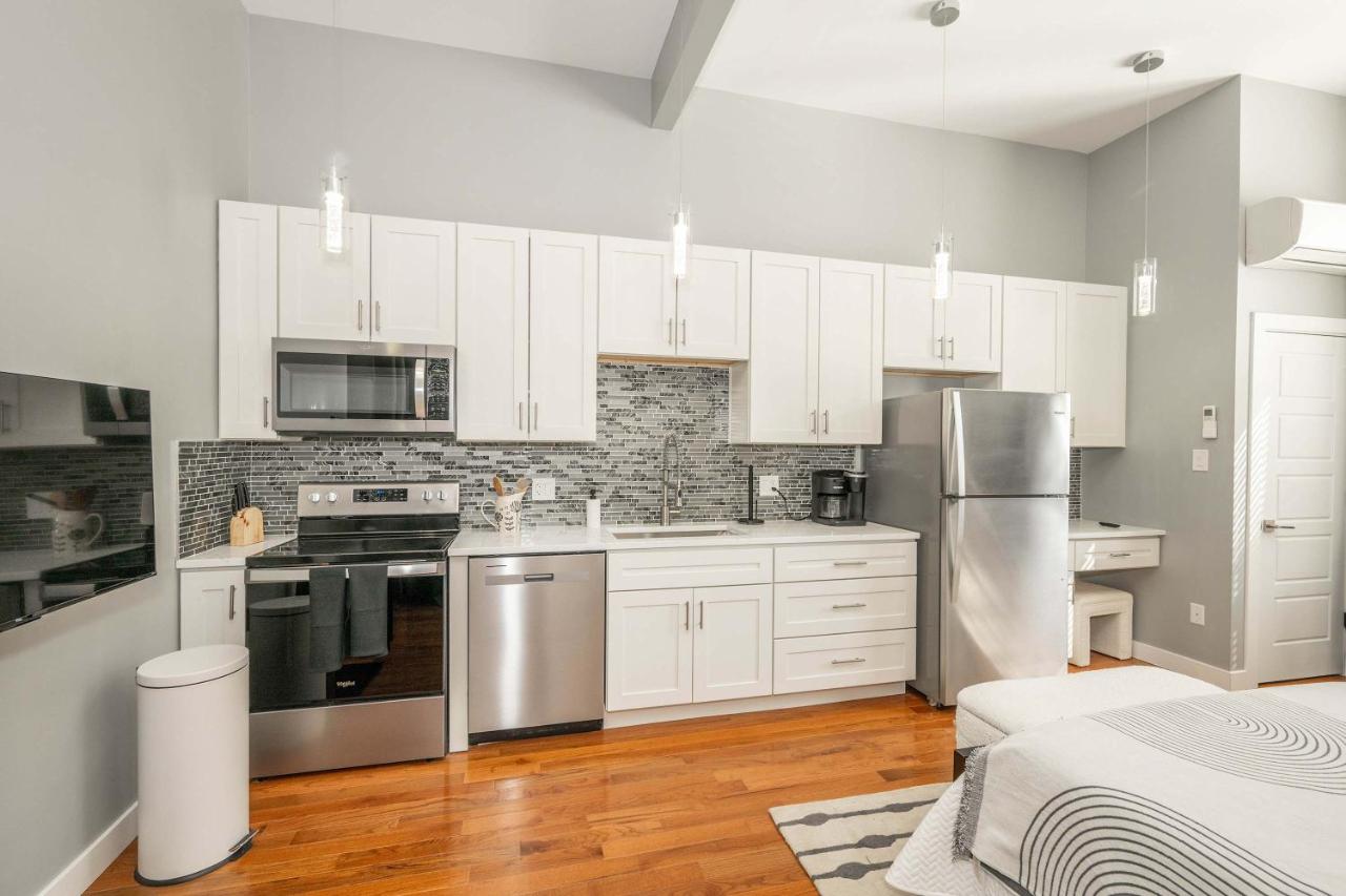 Findlay Market Studio, Queen Bed and Parking - B&B Cincinnati