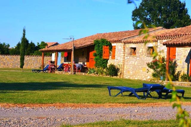 Ma Cabane 1 8 pers - B&B Grospierres