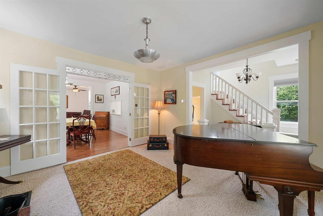 Classic Charm on Ashland - For 8 - Chambres d’hôtes Columbus