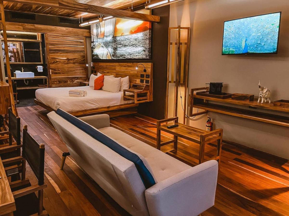 King Studio with Sofa Bed