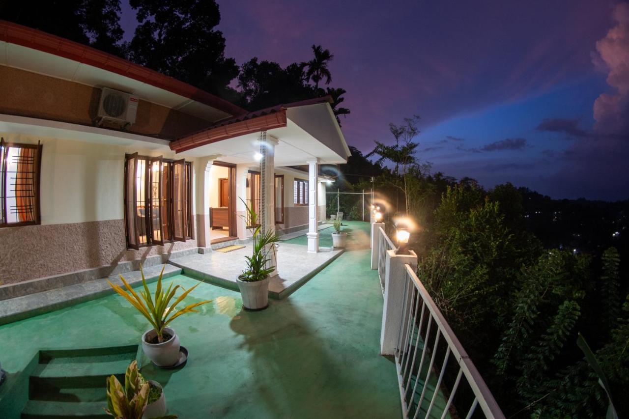 Emerald Hill Bungalow - B&B Kandy