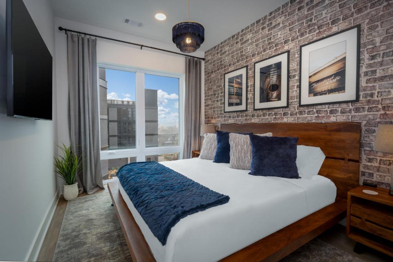 Trendy Condo Close to Nissan Stadium - B&B Nashville