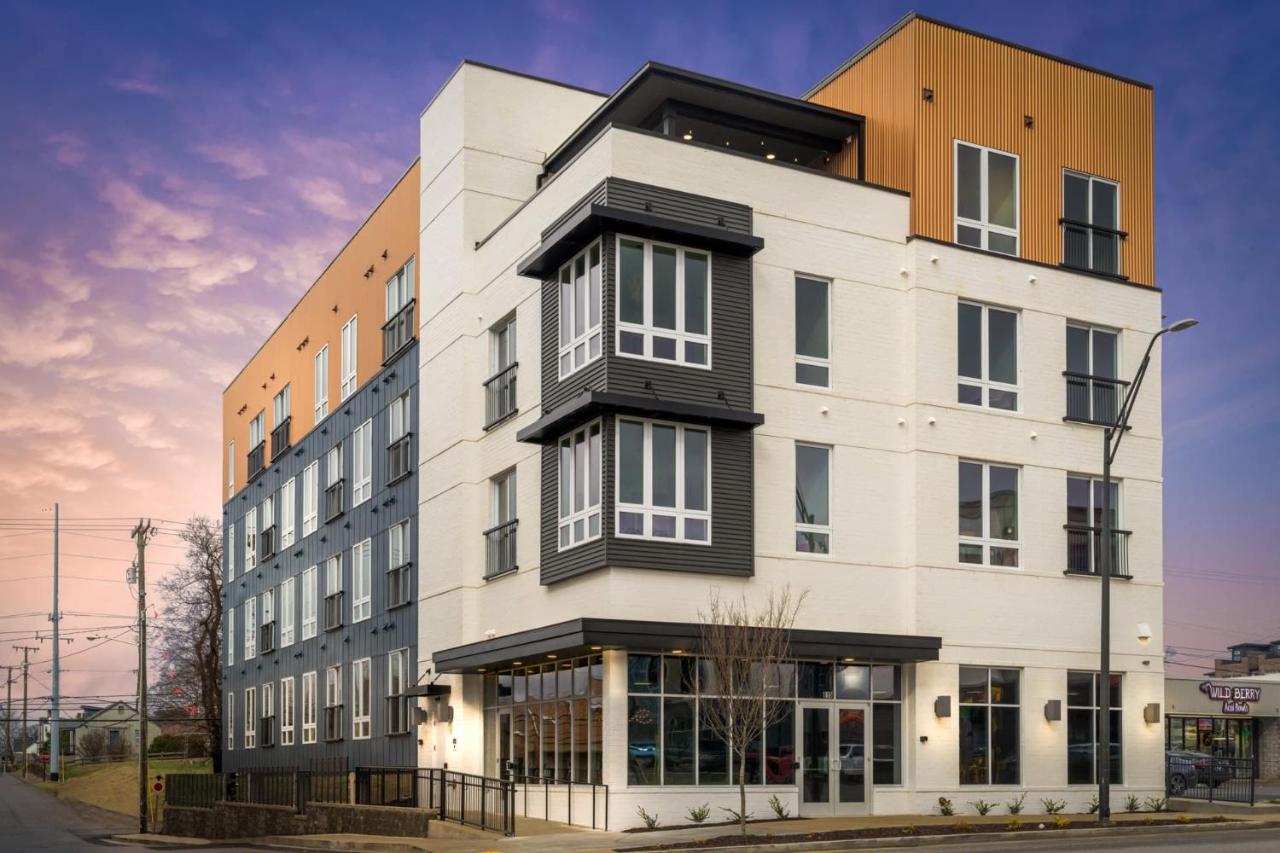 Trendy Condo Close to Nissan Stadium - B&B Nashville