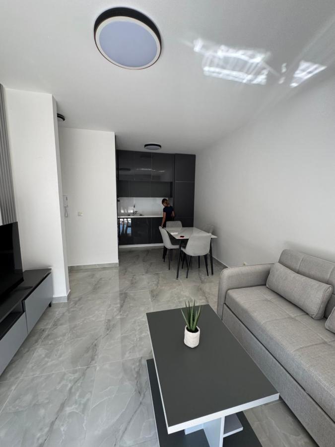 Mona - Ferienwohnung Ulcinj