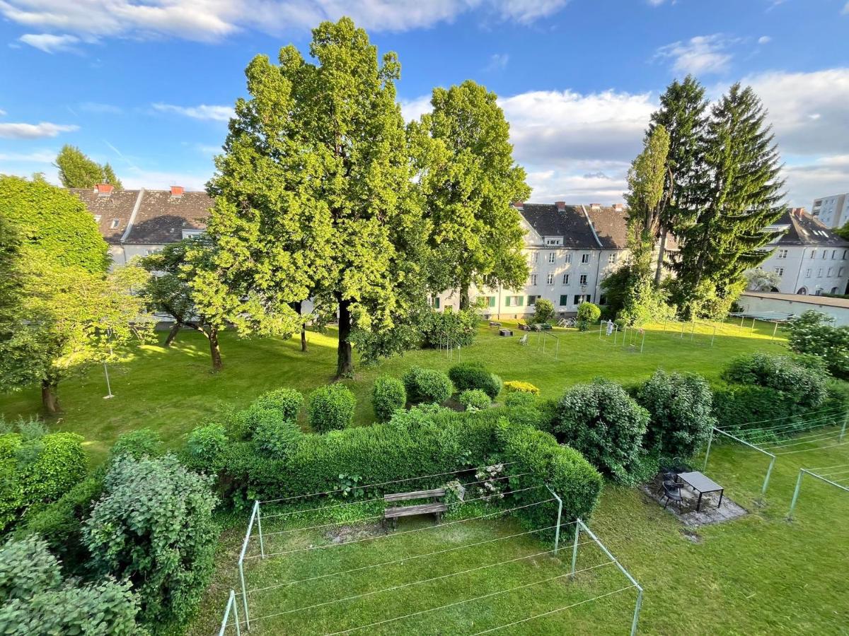 Cozy room with Breakfast Near the Heart of Graz - Ferienwohnung Graz