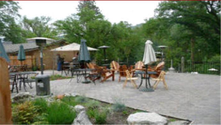 Queen's Inn By The River - Ferienwohnung Oakhurst