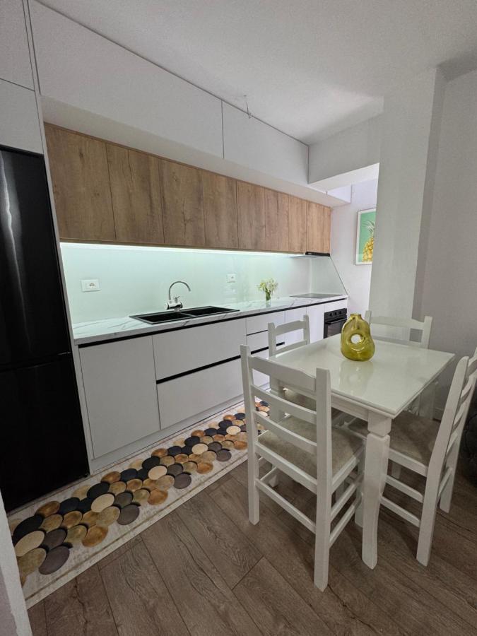 Joanna's Guest House- New renovation - B&B Tepelenë