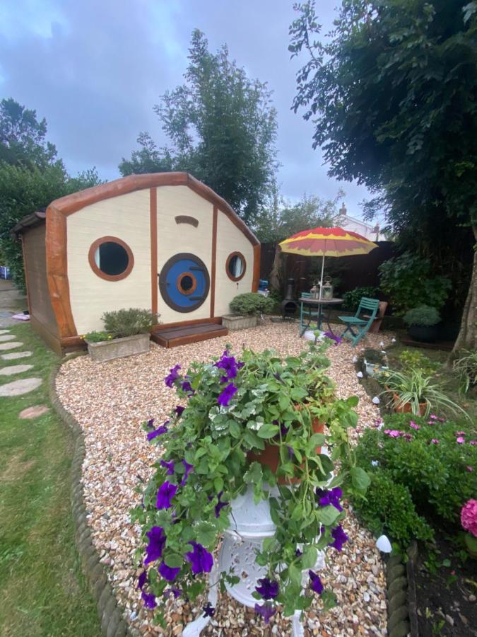 Tyluna Cornish Glamping Cabin - B&B