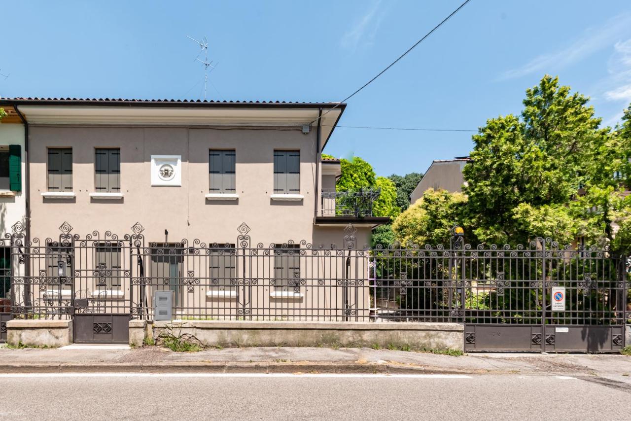 Modern Flat with Garden and parking in Quiet Area - B&B Padua