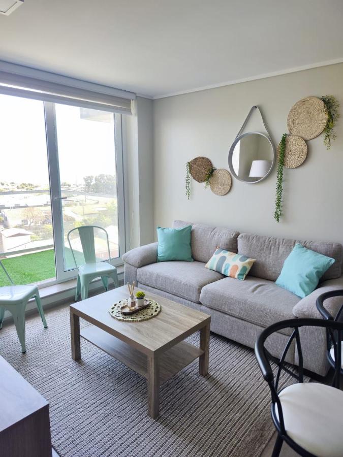 Appartamento con 2 Camere da Letto, Balcone e Vista mare