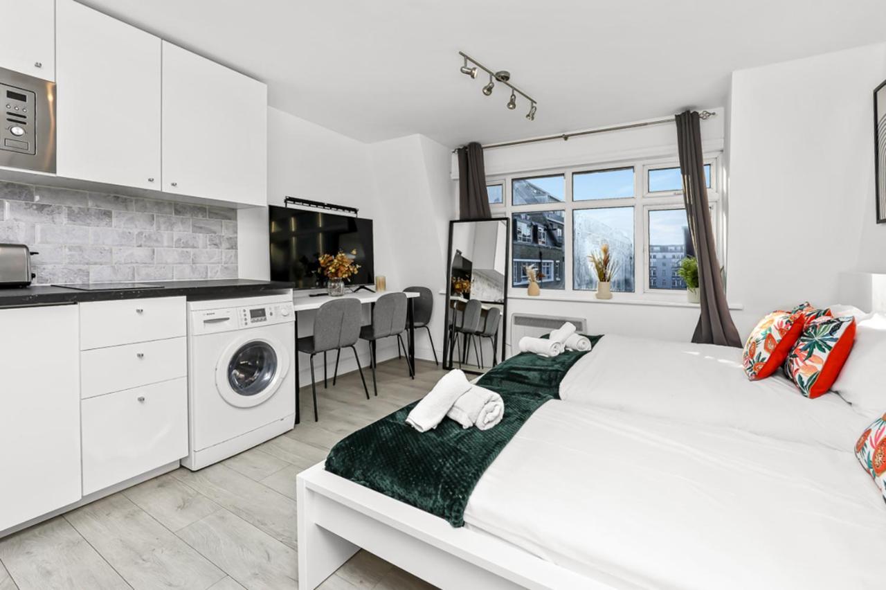 One-Bedroom Standard Apartment