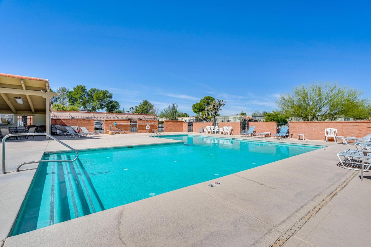 Charming Green Valley Townhome with Community Pool! - B&B